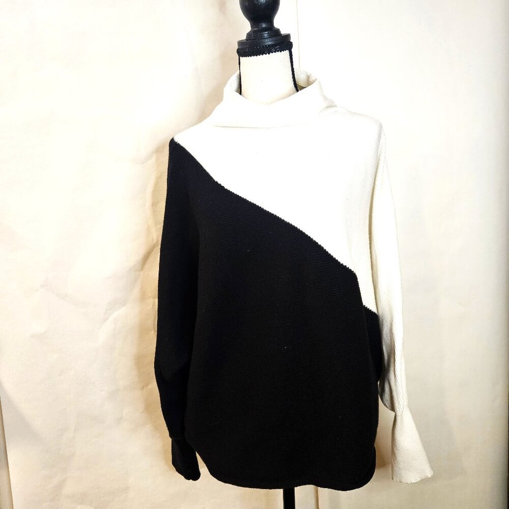 Tahari Contemporary Med Two-Tone Black and White Diagonal Color-block Design